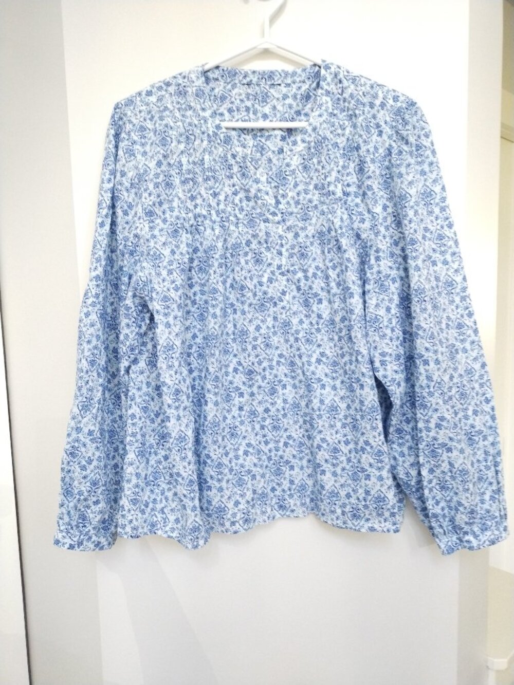 Chaps 100% cotton lightweight peasant style pullover blouse